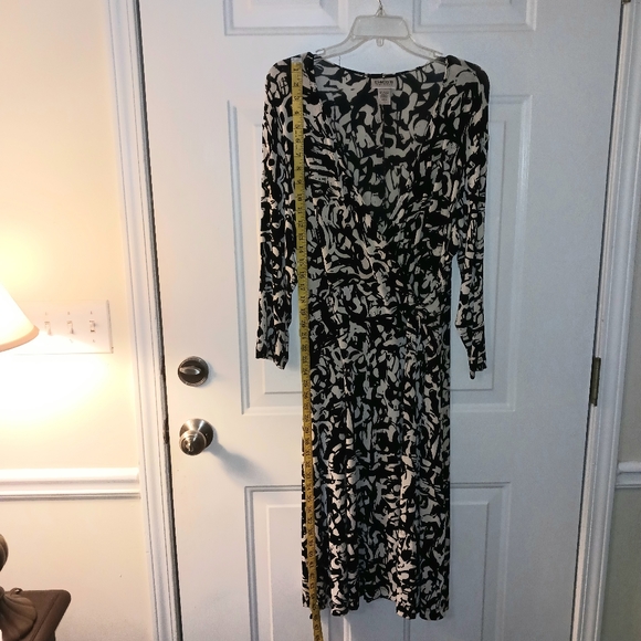 Chico's Women's Black and White Dress Size 2 Check chart above (Size M) - Picture 7 of 11